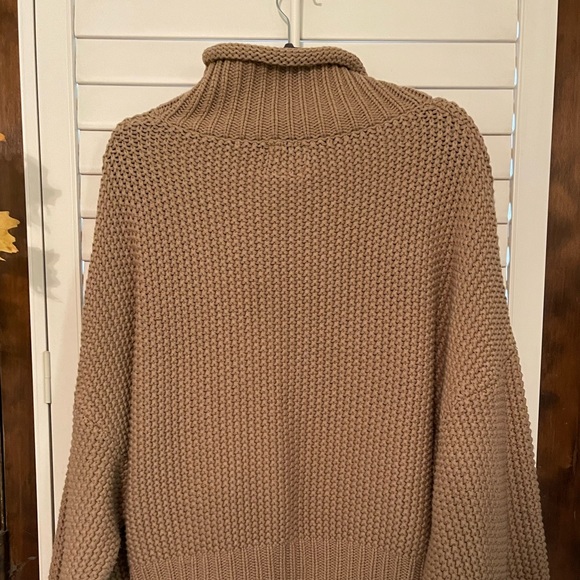 Beige sweater - Picture 2 of 2